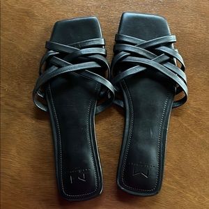 Marc Fisher Varo black sandals. NWOT. Retail $100